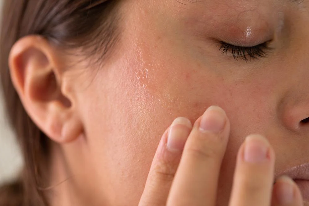Nurturing Radiance: A Guide to Nourishing Dry Facial Skin