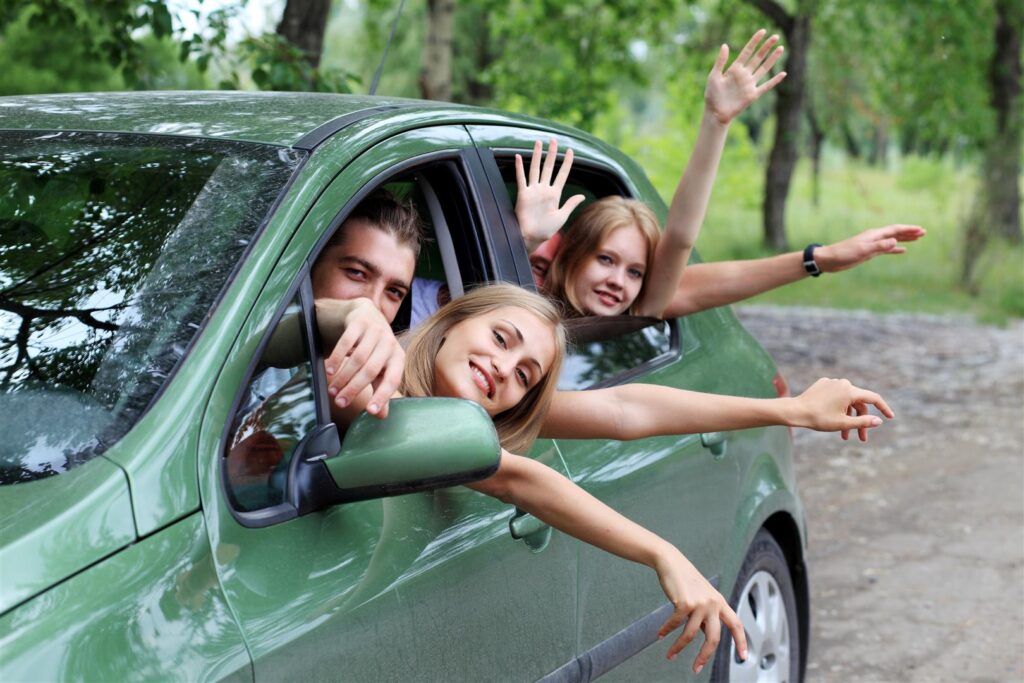 Rent a Car vs. Ride-Sharing: Which Is the Better Option for Your Next Trip?