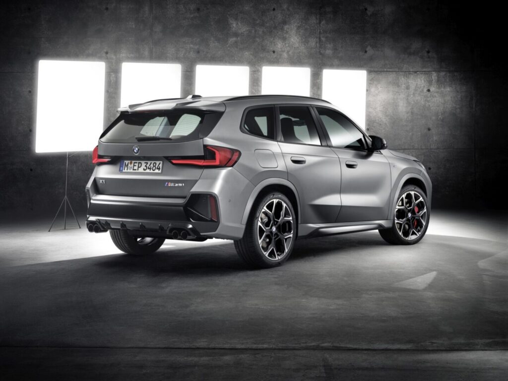 2024-BMW-X1-M35i-xDrive-08